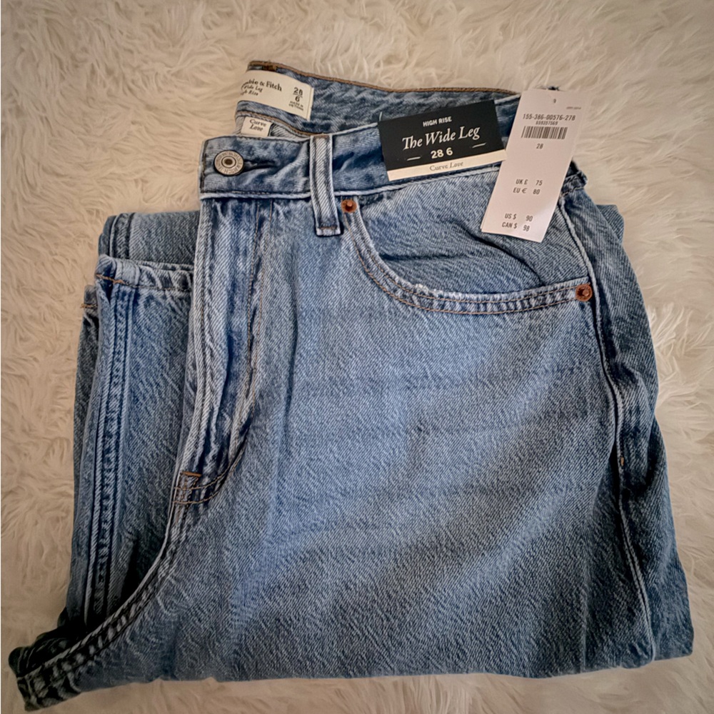 Abercrombie High Rise Wide Leg Jean Size 28 NWT